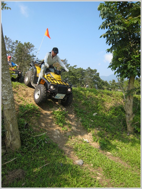 2013-03-08 09-27-18樂山登山車飆車趣.JPG